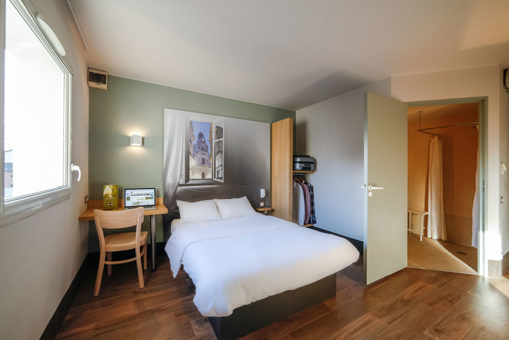 chambre hotel saint heblain