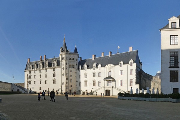 cour chateau des ducs de bretagne